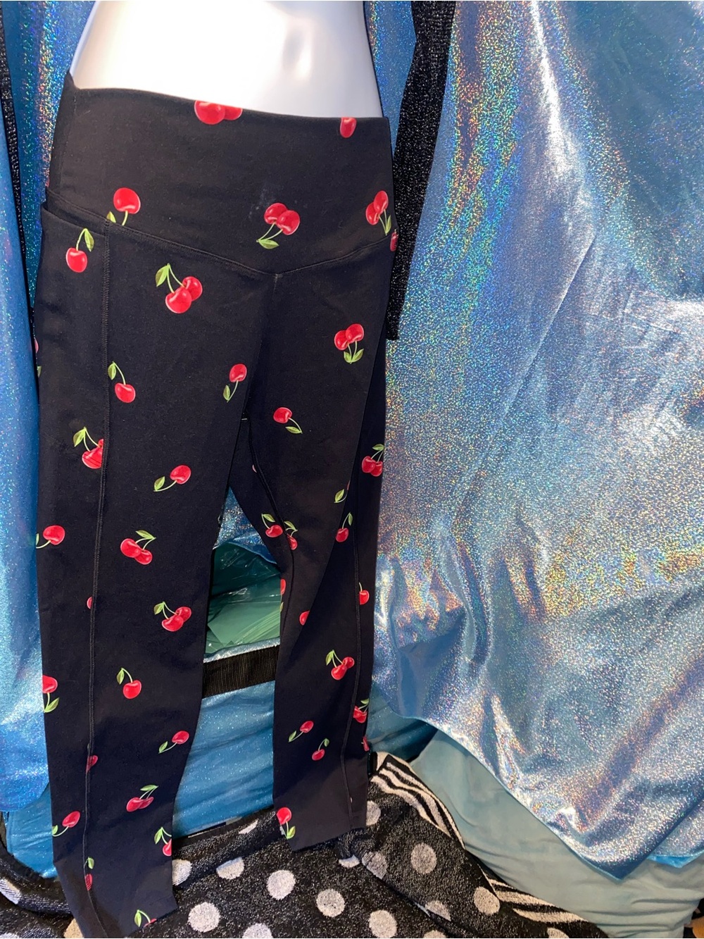 PINK Victoria’s Secret Ultimate Black Cherry Print Workout Leggings